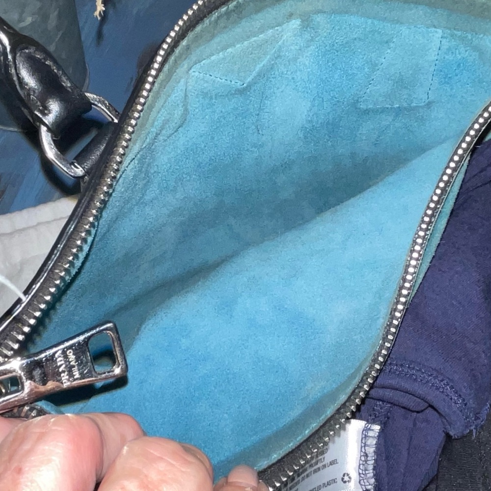 Sold - Vintage Prada purse with 2 zipper compartments - Picture 12 of 16